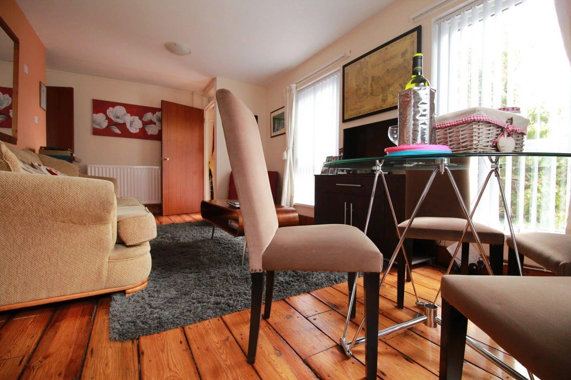 Perfect Central City Location - Parking - 3 Beds - 2 Bedrooms Belfast Dış mekan fotoğraf