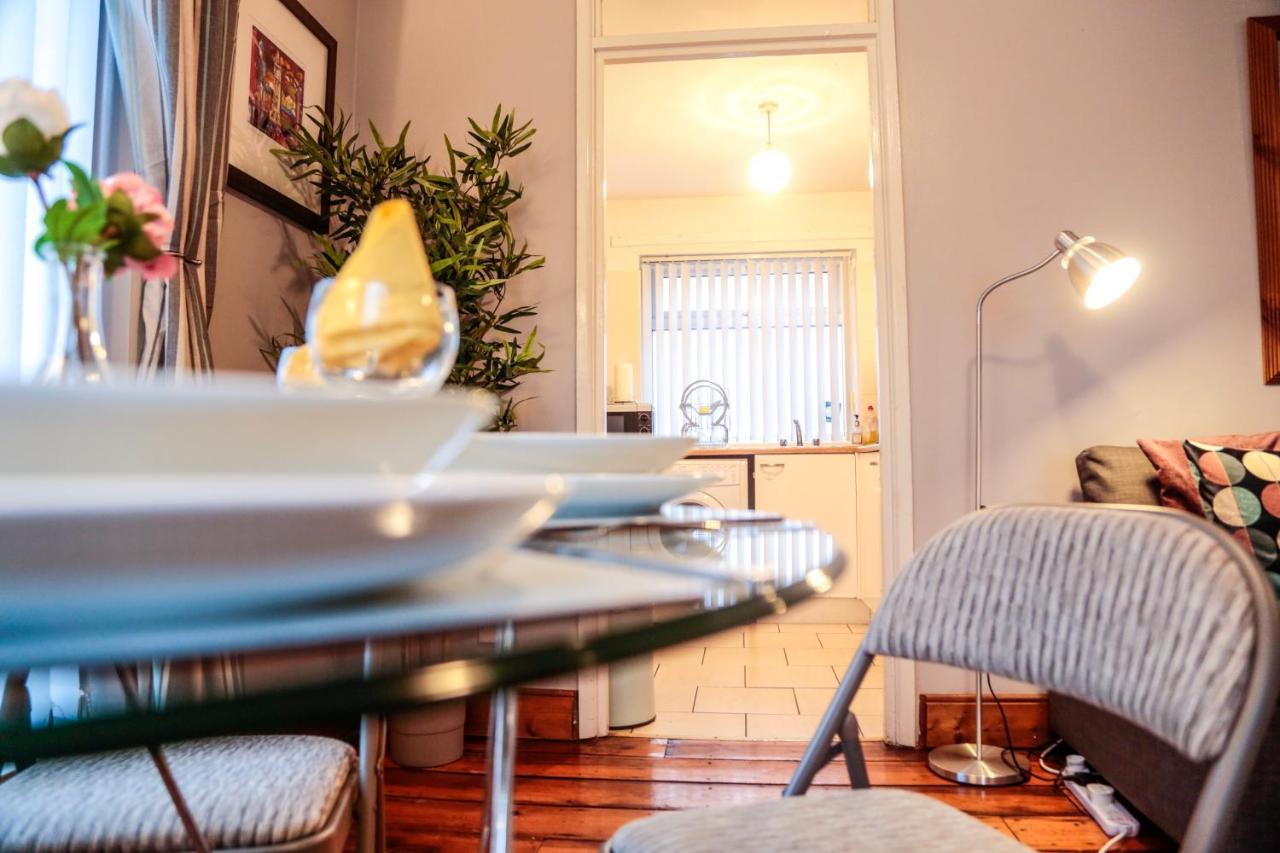 Perfect Central City Location - Parking - 3 Beds - 2 Bedrooms Belfast Dış mekan fotoğraf