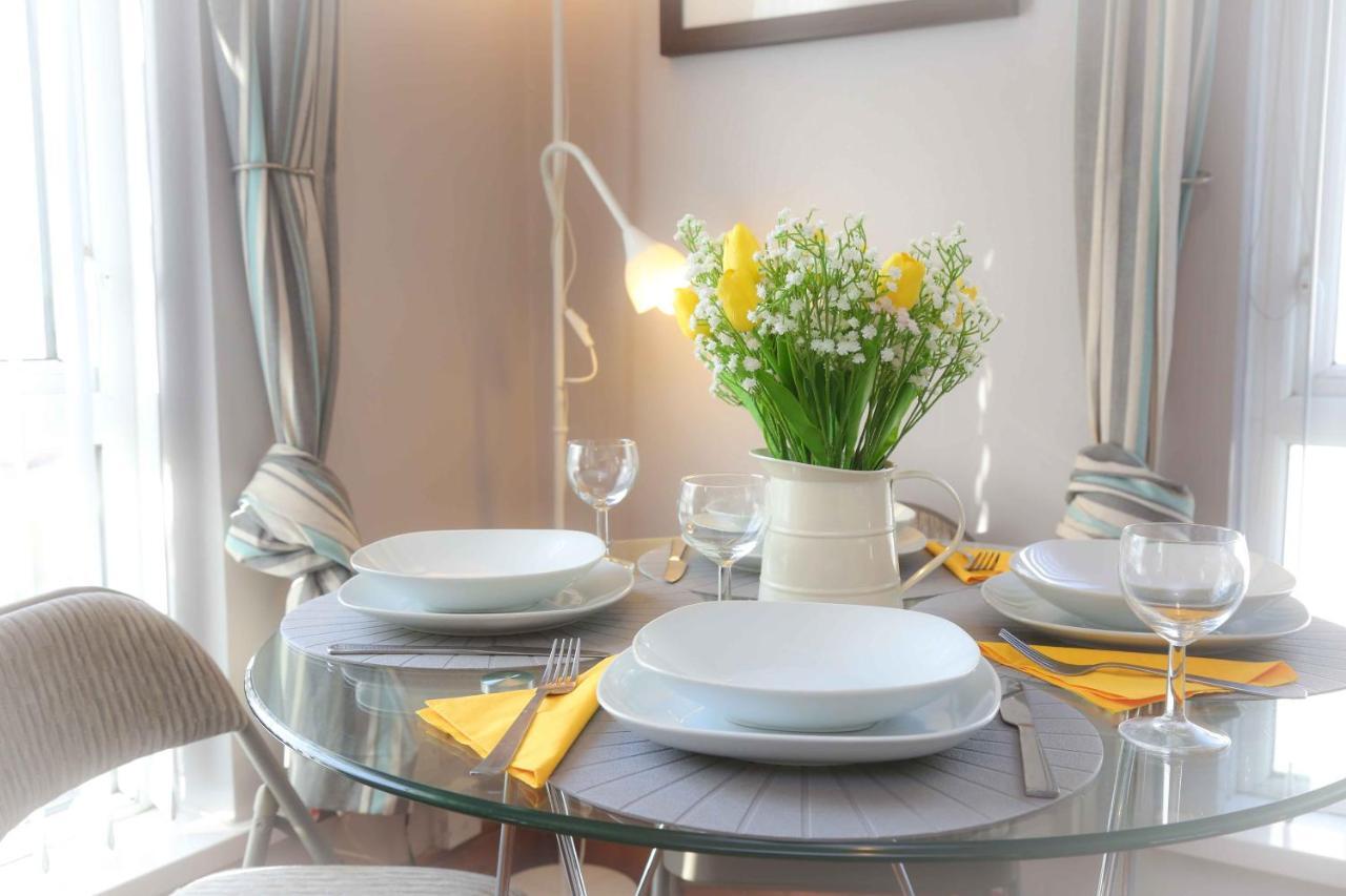 Perfect Central City Location - Parking - 3 Beds - 2 Bedrooms Belfast Dış mekan fotoğraf