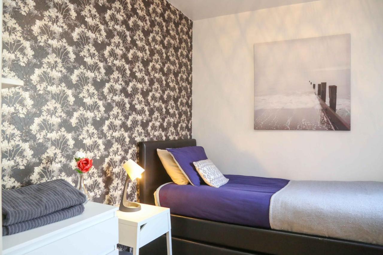 Perfect Central City Location - Parking - 3 Beds - 2 Bedrooms Belfast Dış mekan fotoğraf